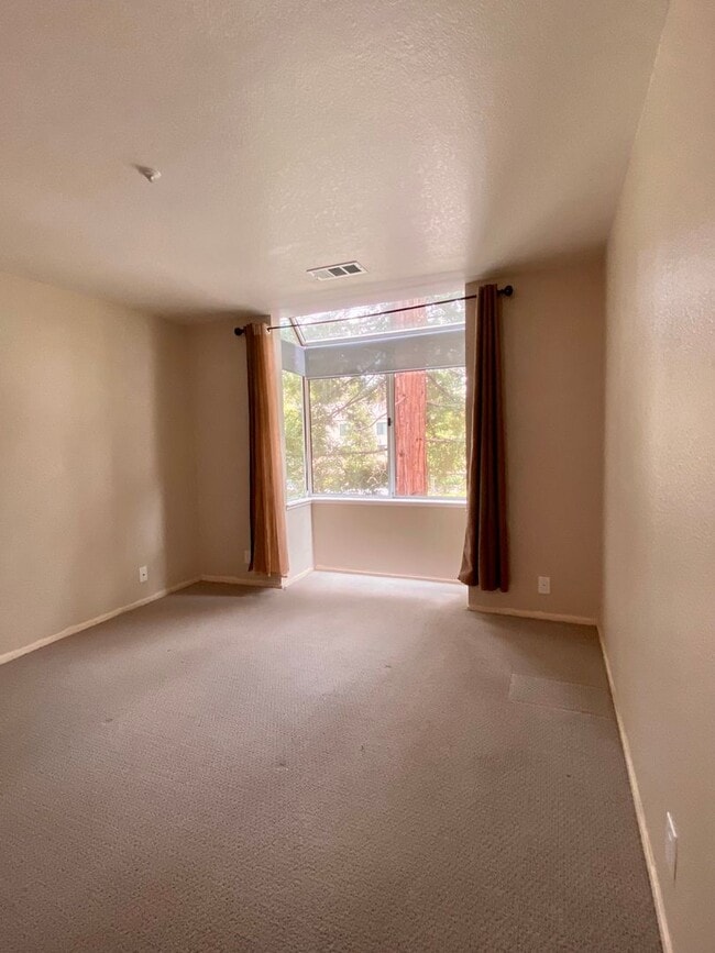 Building Photo - 1310 Walden Rd
