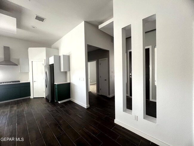 Building Photo - 12966 Terrington Ave