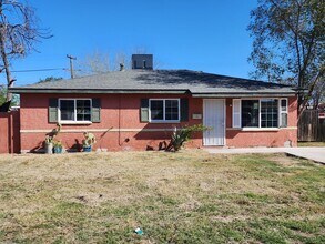 Building Photo - 3 Bedroom in Phoenix!