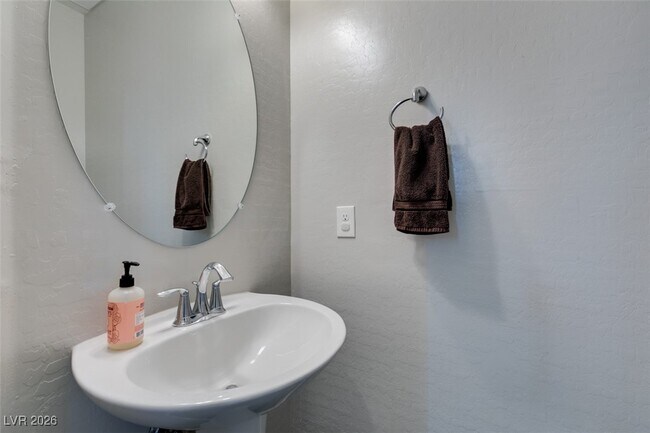 Building Photo - 172 Petaluma Valley Dr