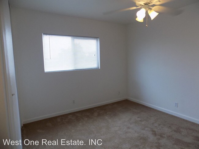 Building Photo - 111 N Walnut Ave