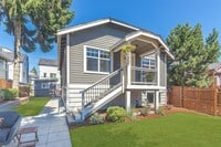 Building Photo - LIM DUPLEX