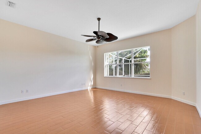 Building Photo - 1252 SW Bent Pine Cove