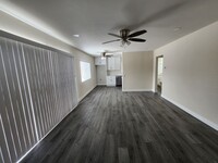 Building Photo - Charming 3-Bedroom Home Just 10 Minutes fr...