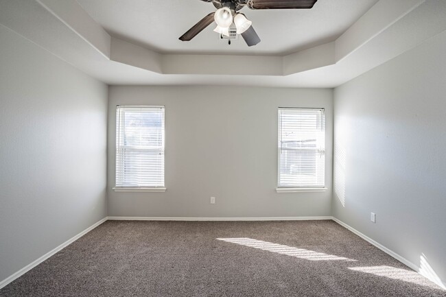 Building Photo - 3 Bed 2 Bath With Office in Tulsa