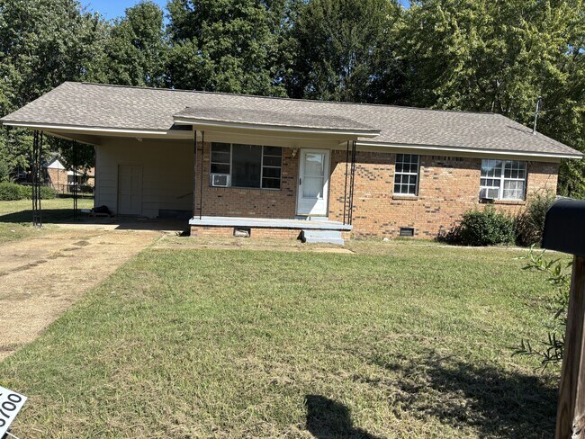 Primary Photo - 488 Carlita St