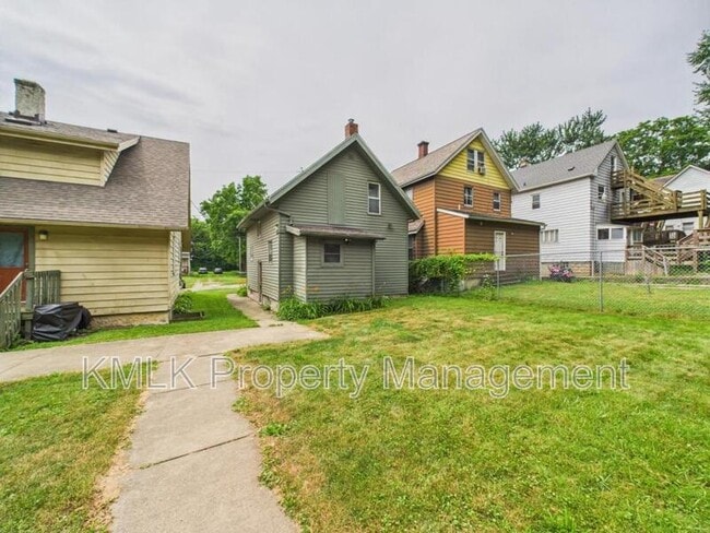 Building Photo - 529 Gage St