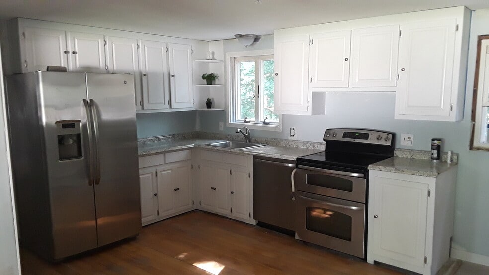 Building Photo - 98 Woodland Grv