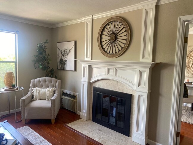 Building Photo - 250 Chilpancingo Pkwy