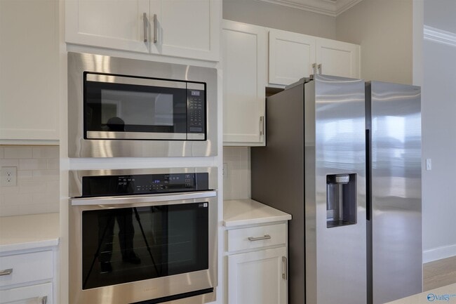 Building Photo - 110 Clift Crk Dr