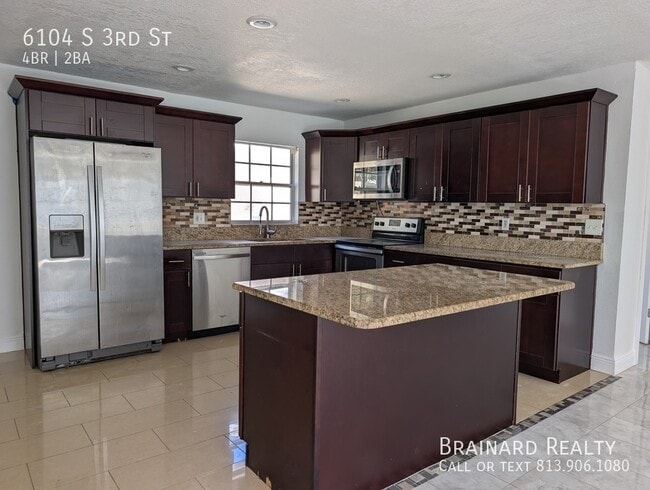 Building Photo - 6104 S 3rd St