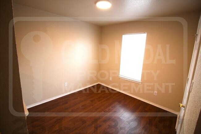 Building Photo - 3401 Barcelona Dr