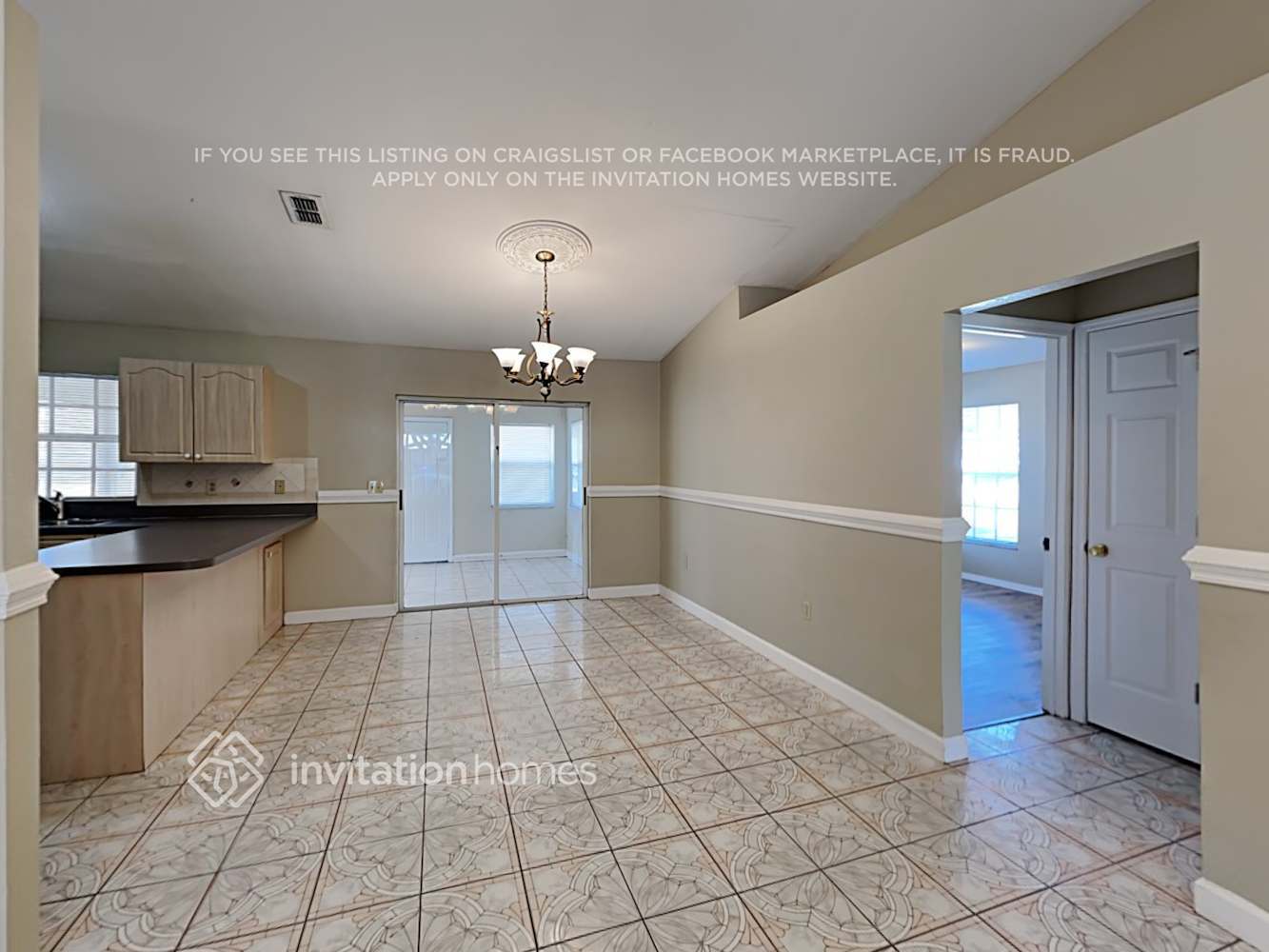 Building Photo - 5850 Lake Grove Dr