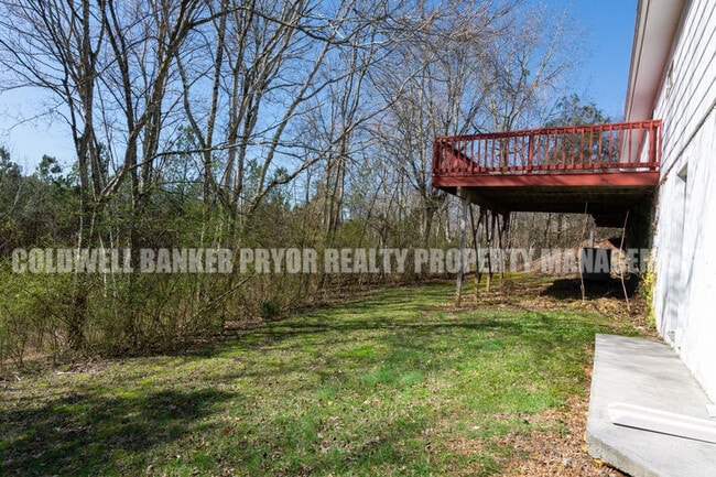 Building Photo - 598 Highland Dr