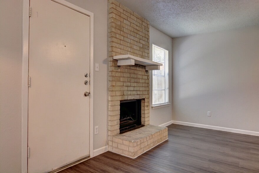 Building Photo - 410 Vista W Ct