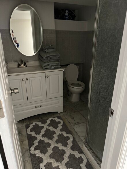 Furnished apartment - 93 Brookside Ave