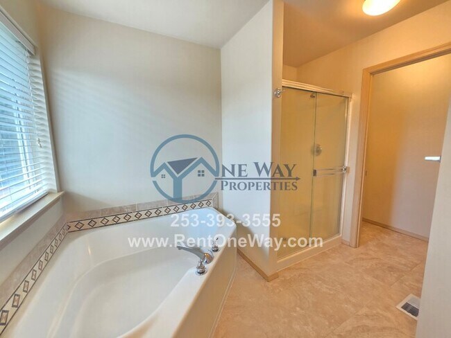 Building Photo - 15410 87th Ave E