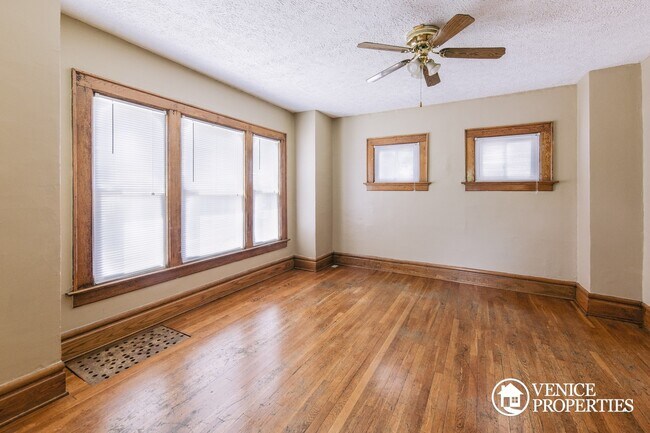 Building Photo - 4 Bedroom on OSU Campus