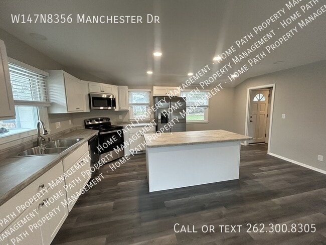 Building Photo - W147N8356 Manchester Dr