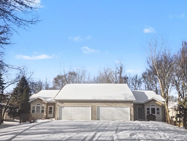 Building Photo - 6156-6158 Fairgrove St