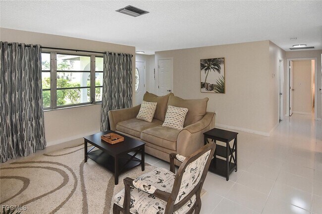 Building Photo - 138 SE 30th St