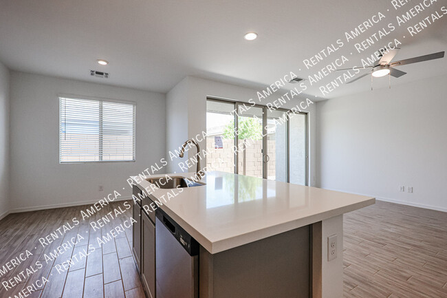 Building Photo - 4841 S Carver-