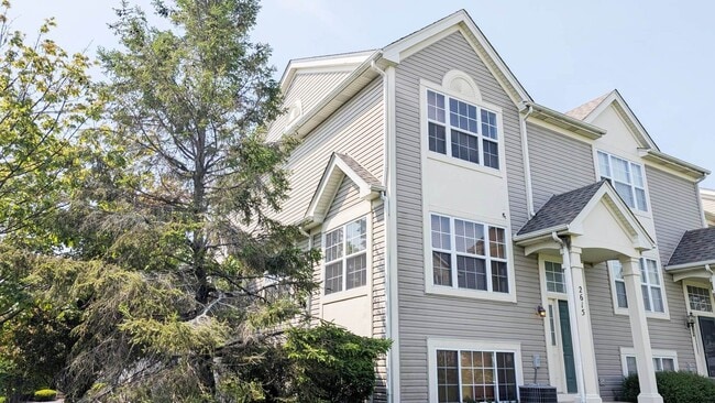 Building Photo - 2615 Canyon Dr