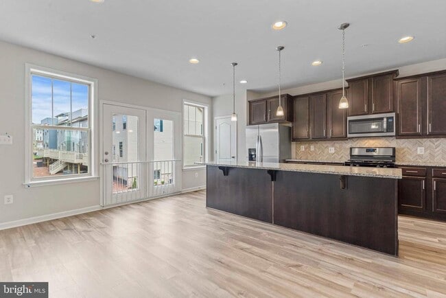 Building Photo - 5903 Garden Walk Dr