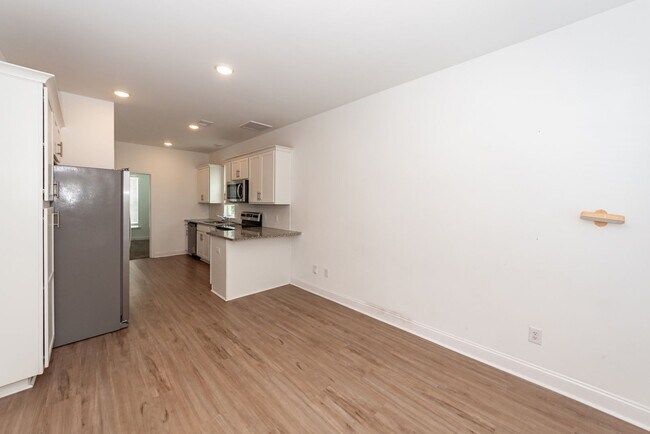 Building Photo - 7102 Channel Park Dr