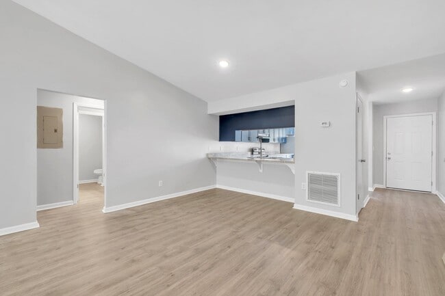 Building Photo - 700 Liberty St