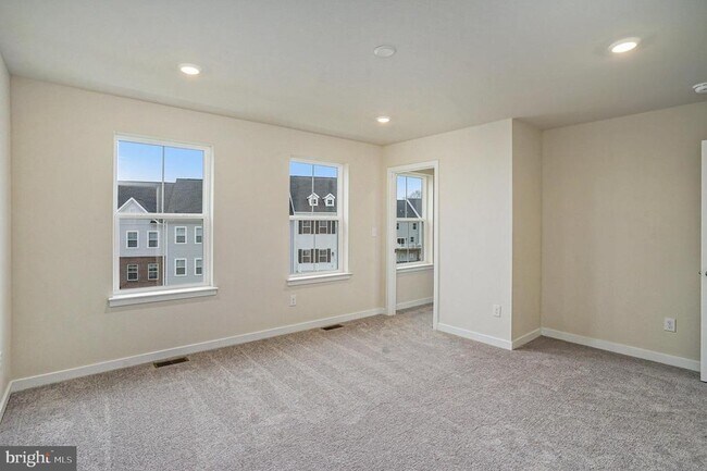 Building Photo - 708 Platinum Dr