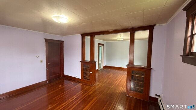 Building Photo - 182 Beechwood Ave
