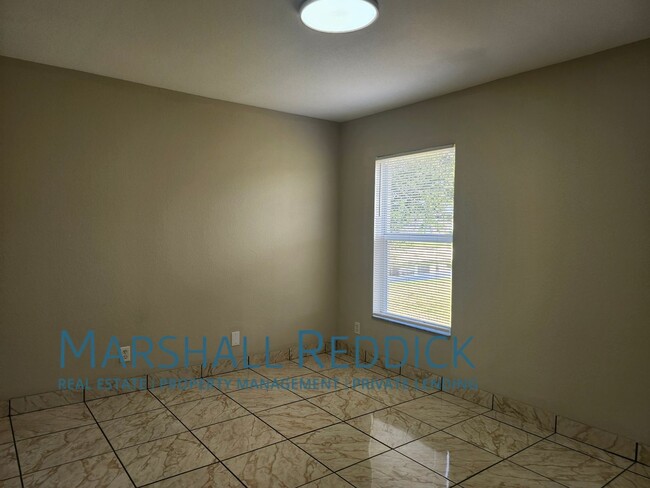 Building Photo - Single Family Home in Cape Coral - 4 Bedro...