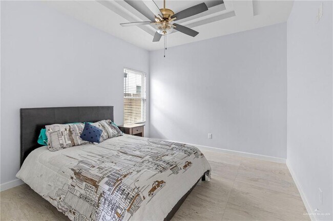 Building Photo - 17 6th St