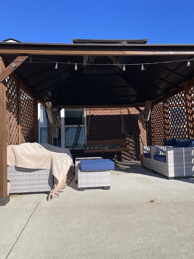 Building Photo - 5009 Stately Dr