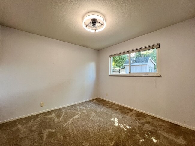 Building Photo - Single-Level Bel Aire Home with Spacious Layout