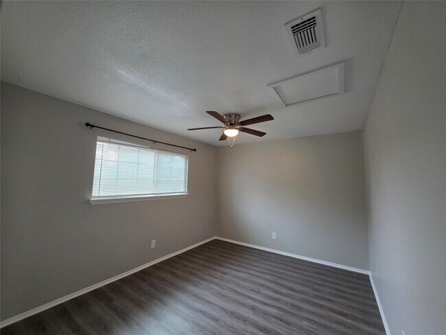 Building Photo - 507 Leicester Ln