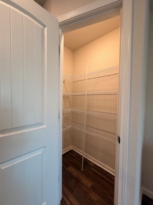 Building Photo - 925 Turkey Berry Ln