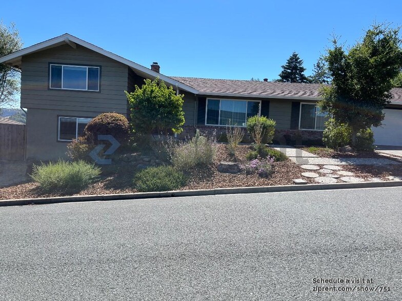 Primary Photo - 107 Warfield Dr