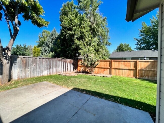Building Photo - 14390 W Kettle Creek Dr