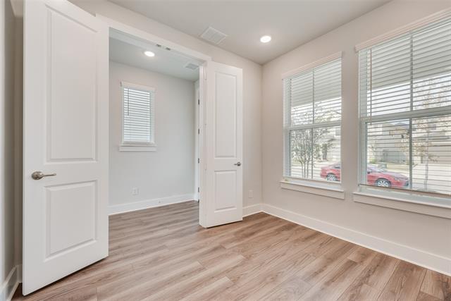 Building Photo - 733 Peaceful Ln