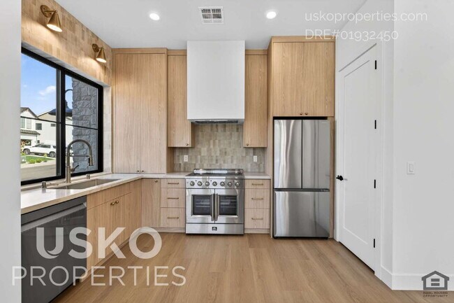 Building Photo - "Charming 2-Bedroom Retreat in Rocklin – Cozy 900 Sq Ft Home on Winding Lane!"