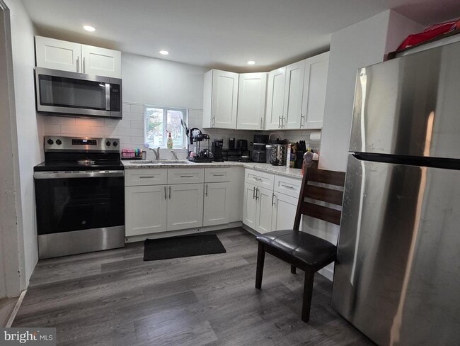 Building Photo - 46 Lincoln St