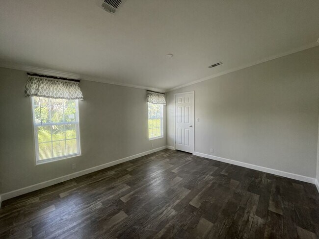 Building Photo - 988 E Trinidad Ave