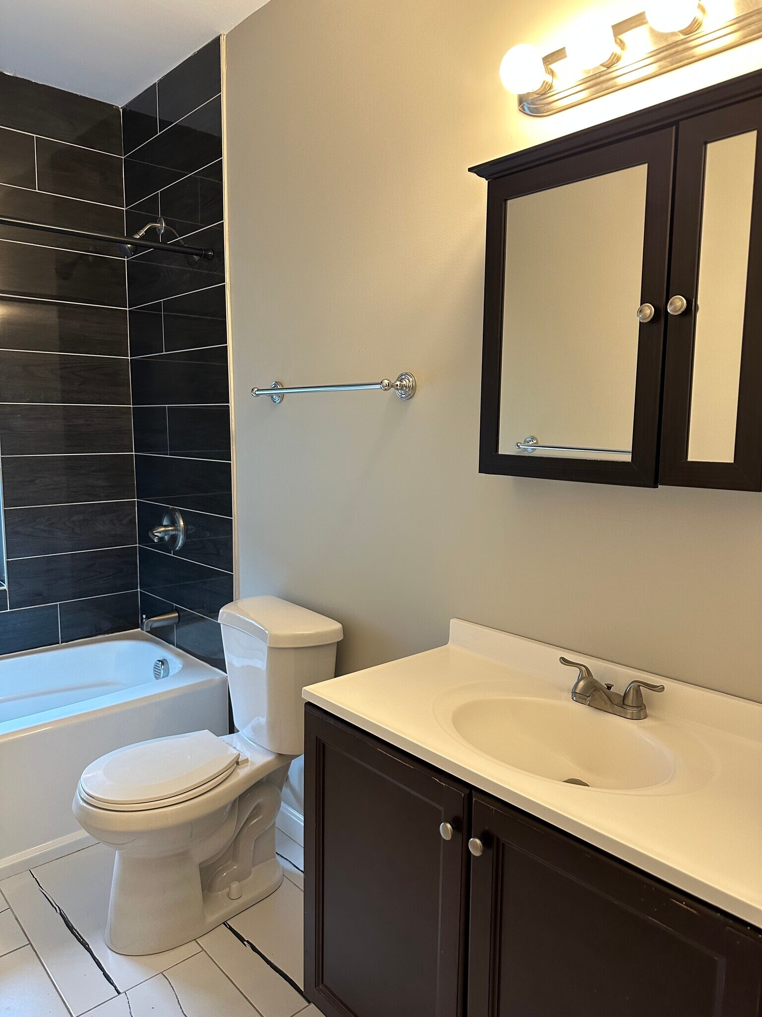 Building Photo - 38 Columbia St