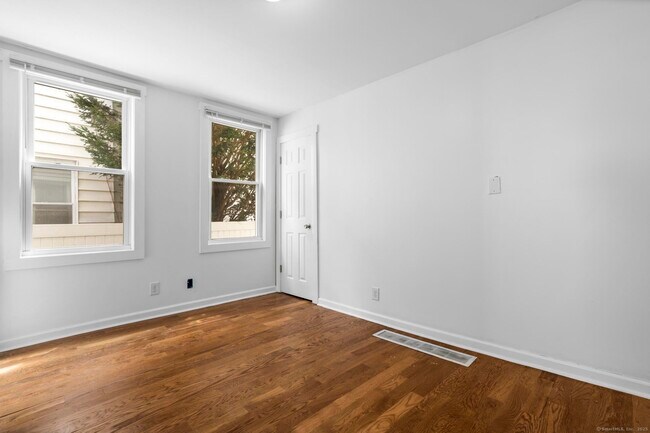 Building Photo - 770 Stratford Ave