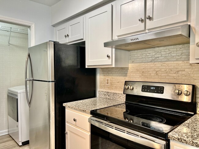 Building Photo - 11187 Harrowfield Rd