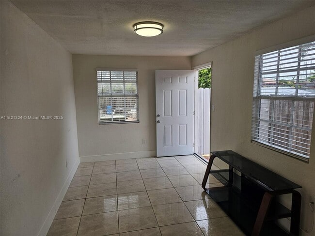 Building Photo - 651 SW 66th Ave