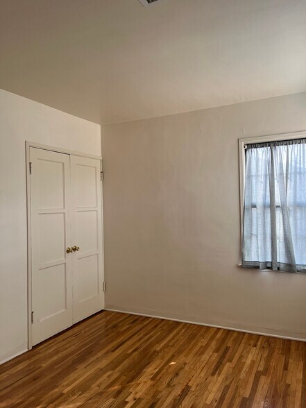 Building Photo - 330 S Virginia Ave