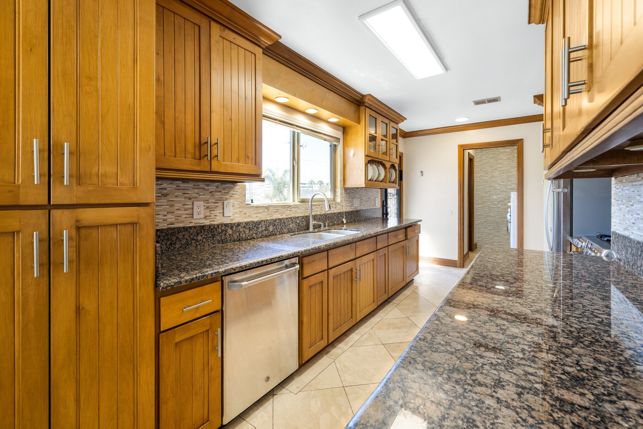 Building Photo - 401 Holmwood Dr